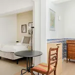 Séjour chez l'habitant Soar L Av L Elegant Urban Quick Airport Access
