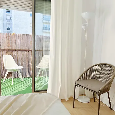 Soar I Urban Nest - Near Airport & Park Homestay
