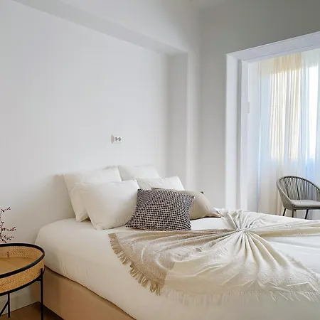 Soar I Urban Nest - Near Airport & Park Lisbon
