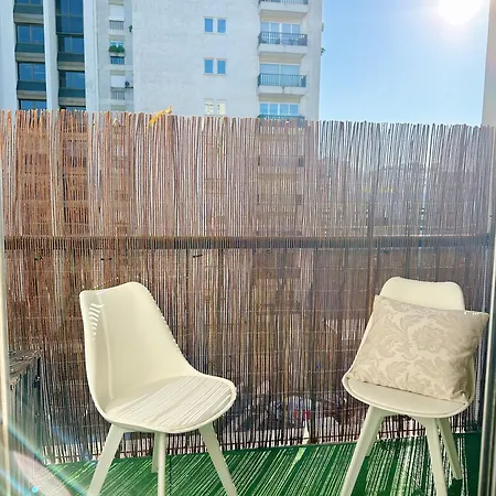 בית אירוח Campo Grande L Elegant Urban Stay, Quick Airport Access ליסבון