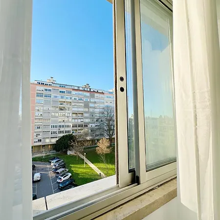 Soar I Urban Nest - Near Airport & Park Homestay