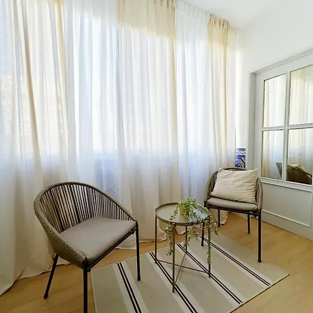 Homestay Soar I Urban Nest - Near Airport & Park